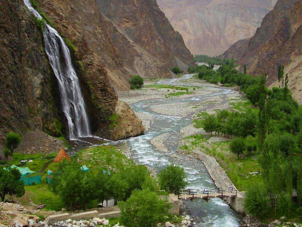 waterfall skardu